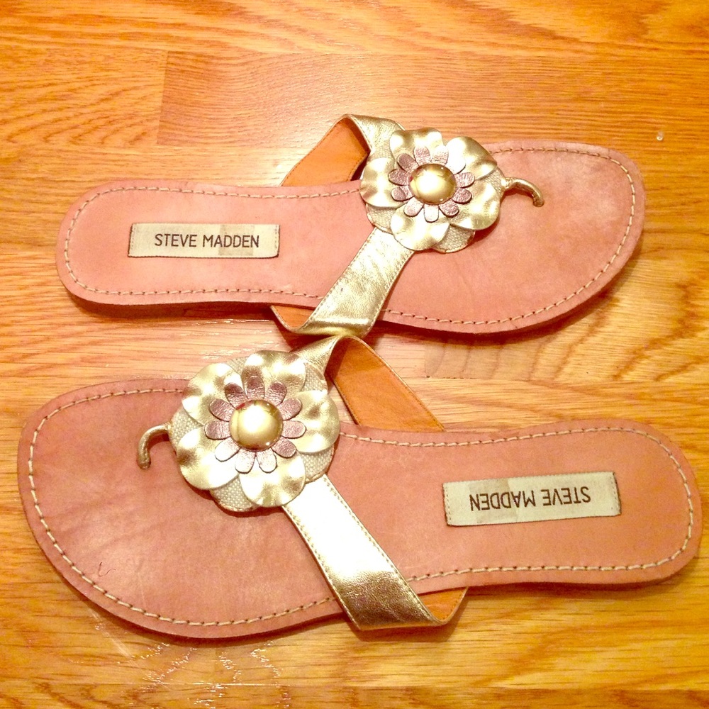 COPY - Steve Madden gold sandals. Never Worn. Size 7.5.